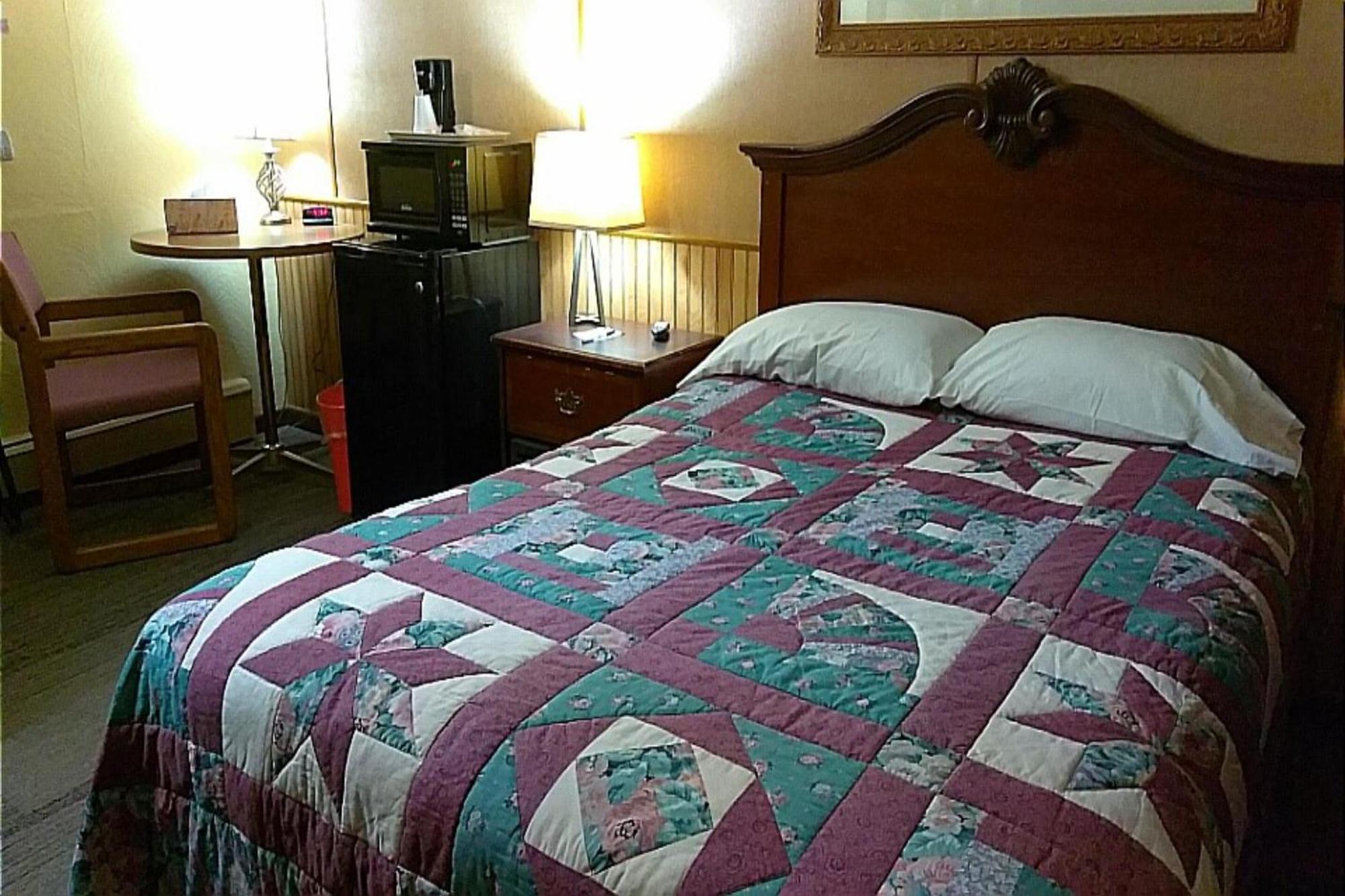 Colonial Inn Extended Stay By Oyo New Ulm Exteriör bild
